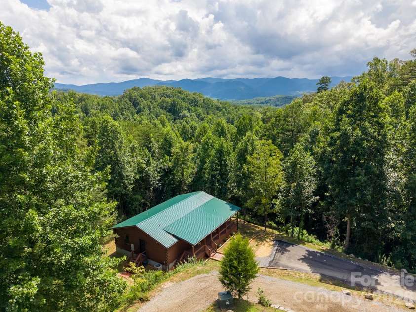 677 Ridgetop Circle, Whittier, NC 28789.  MLS# CAR4412426, YatesRealty ID 47189. 
