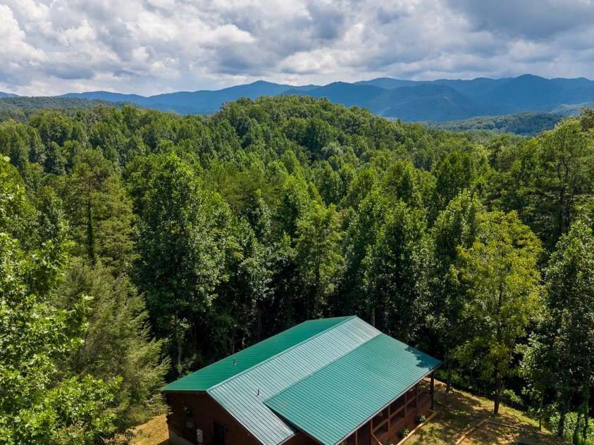 677 Ridgetop Circle, Whittier, NC 28789.  MLS# CAR4412426, YatesRealty ID 47189. 