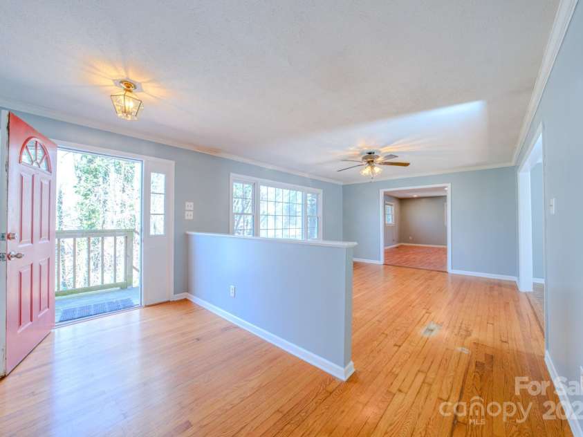 130 Glen View Road, Arden, NC 28704.  MLS# CAR4222248, YatesRealty ID 4719. 
