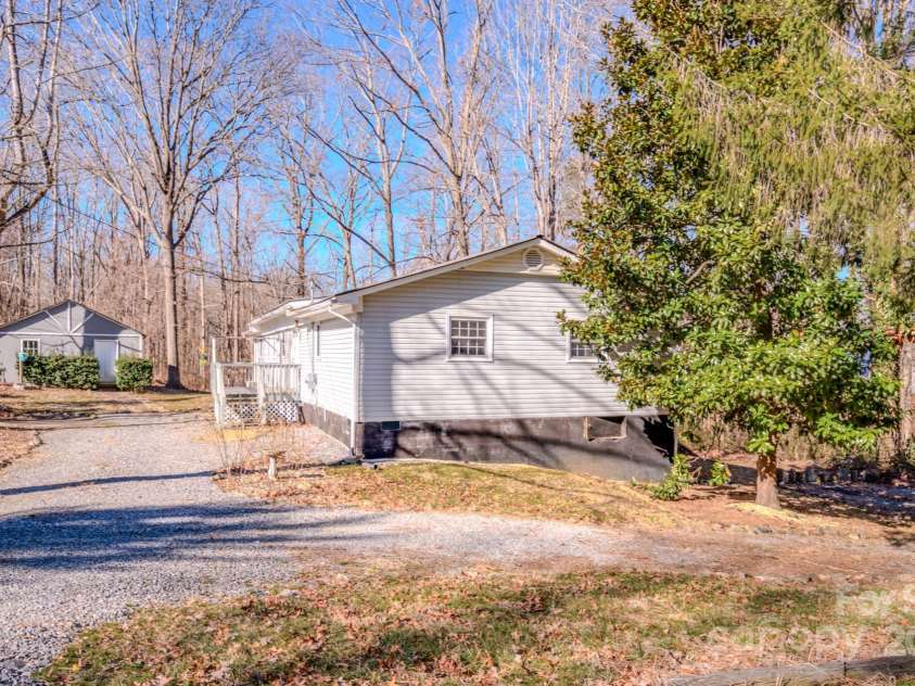 130 Glen View Road, Arden, NC 28704.  MLS# CAR4222248, YatesRealty ID 4719. 