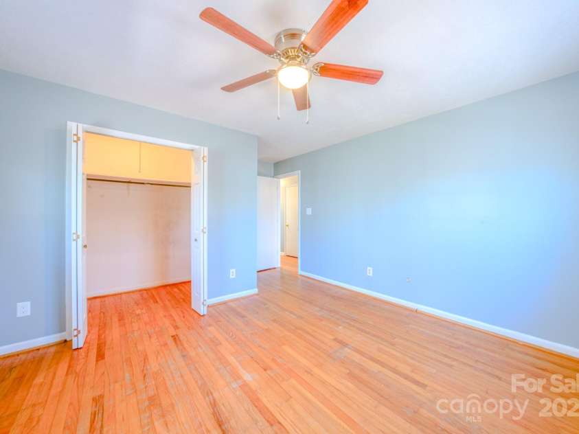 130 Glen View Road, Arden, NC 28704.  MLS# CAR4222248, YatesRealty ID 4719. 