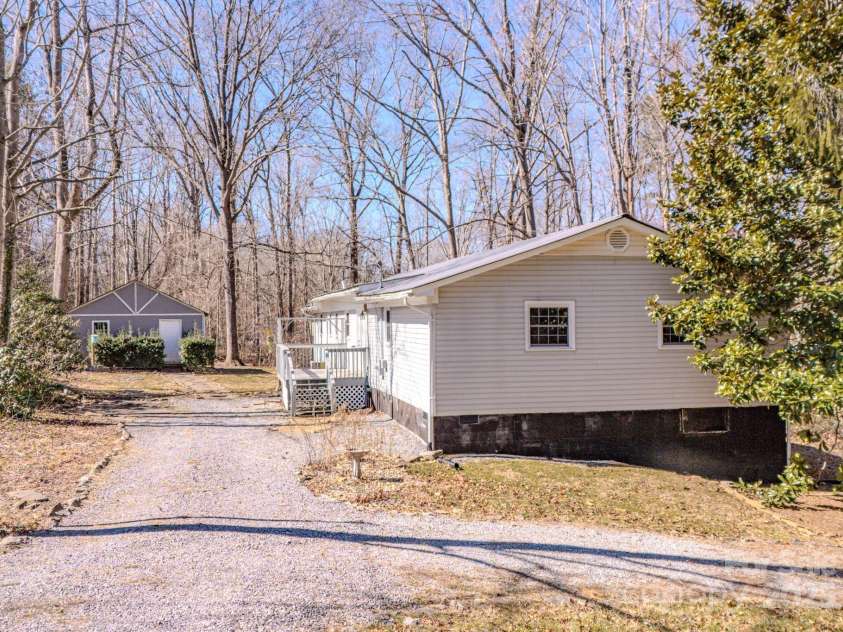 130 Glen View Road, Arden, NC 28704.  MLS# CAR4222248, YatesRealty ID 4719. 