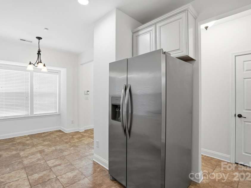 5763 Mossdale Lane, Charlotte, NC 28278.  MLS# CAR4329295, YatesRealty ID 4719. 