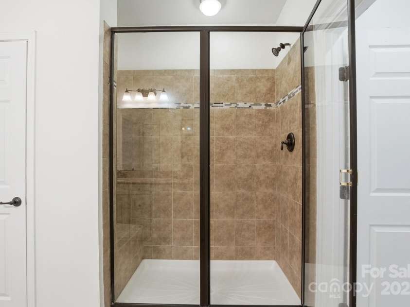 5763 Mossdale Lane, Charlotte, NC 28278.  MLS# CAR4329295, YatesRealty ID 4719. 