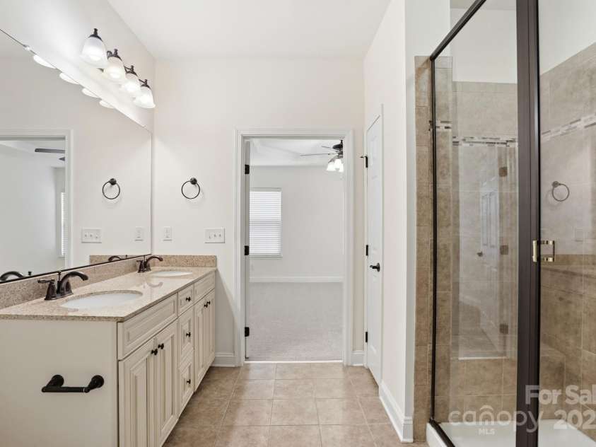 5763 Mossdale Lane, Charlotte, NC 28278.  MLS# CAR4329295, YatesRealty ID 4719. 