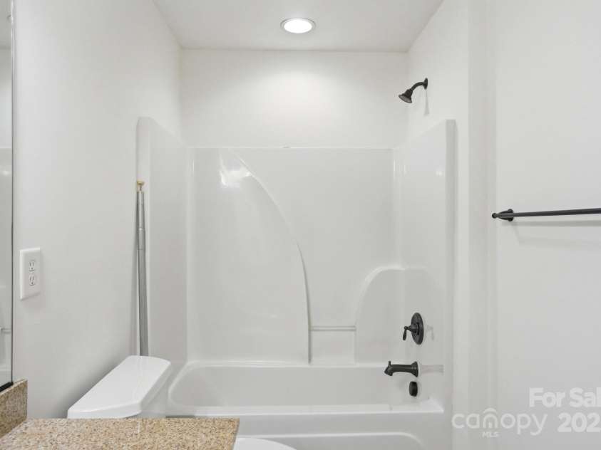5763 Mossdale Lane, Charlotte, NC 28278.  MLS# CAR4329295, YatesRealty ID 4719. 
