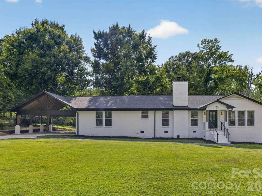 153 Woodlynn Drive, Charlotte, NC 28214.  MLS# CAR4418803, YatesRealty ID 47190. 