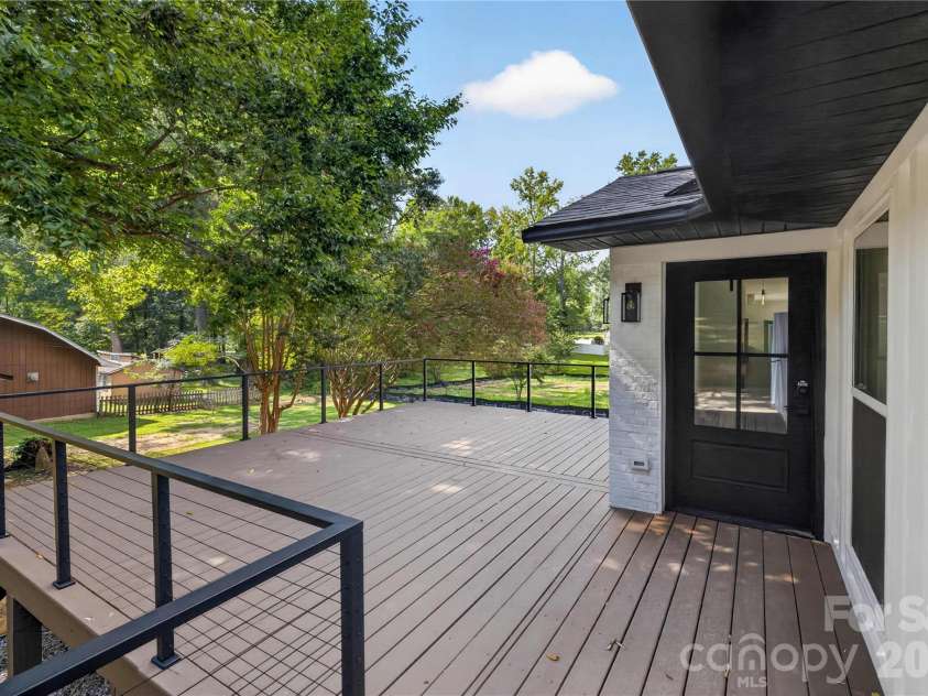 153 Woodlynn Drive, Charlotte, NC 28214.  MLS# CAR4418803, YatesRealty ID 47190. 