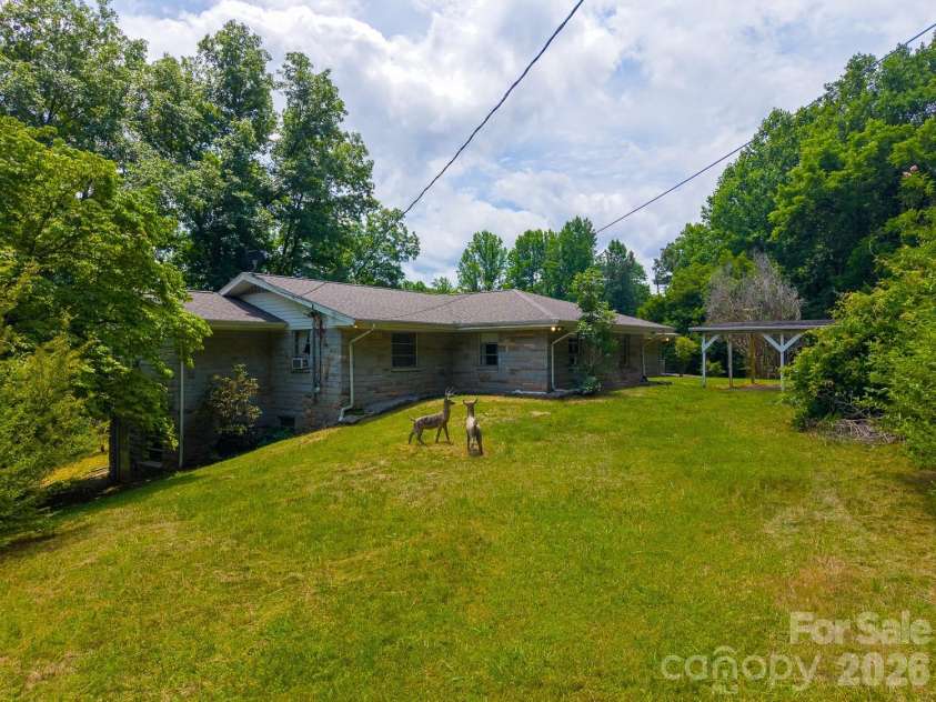 222 Mitchell Mountain Road, Bryson City, NC 28713.  MLS# CAR4418882, YatesRealty ID 47191. 