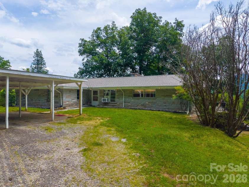 222 Mitchell Mountain Road, Bryson City, NC 28713.  MLS# CAR4418882, YatesRealty ID 47191. 