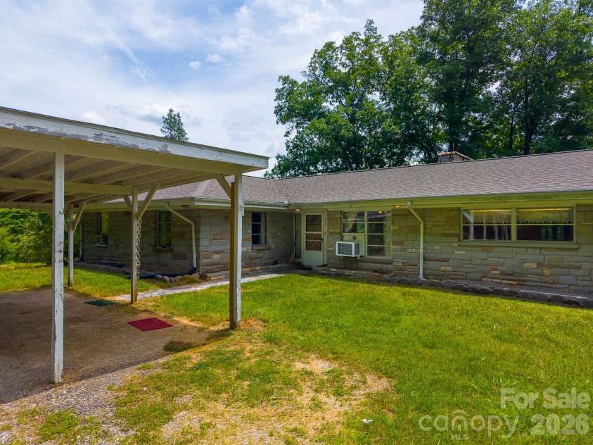 222 Mitchell Mountain Road, Bryson City, NC 28713.  MLS# CAR4418882, YatesRealty ID 47191. 