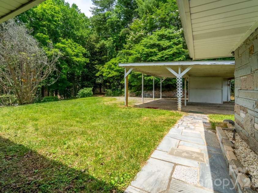 222 Mitchell Mountain Road, Bryson City, NC 28713.  MLS# CAR4418882, YatesRealty ID 47191. 