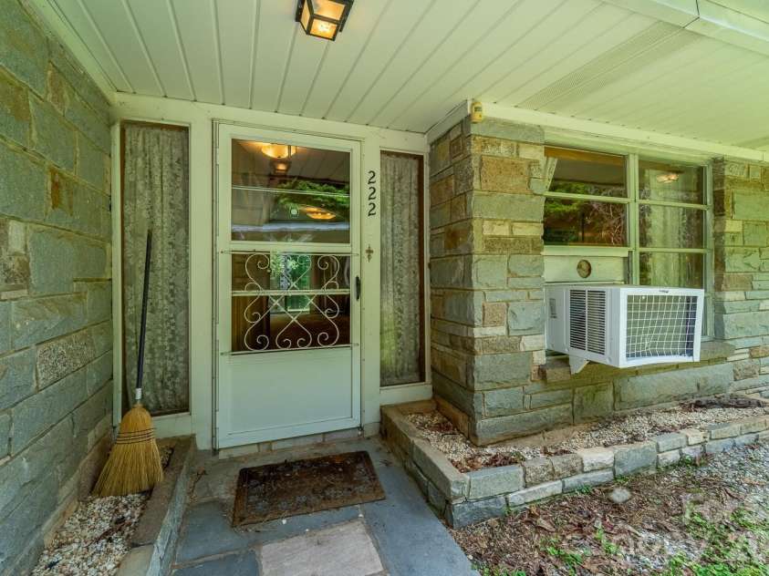 222 Mitchell Mountain Road, Bryson City, NC 28713.  MLS# CAR4418882, YatesRealty ID 47191. 