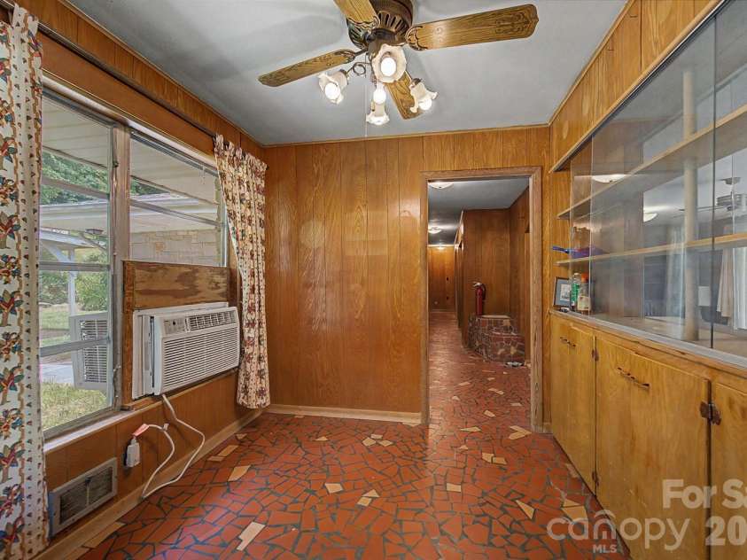 222 Mitchell Mountain Road, Bryson City, NC 28713.  MLS# CAR4418882, YatesRealty ID 47191. 