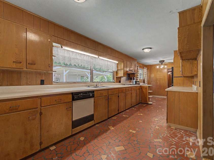 222 Mitchell Mountain Road, Bryson City, NC 28713.  MLS# CAR4418882, YatesRealty ID 47191. 