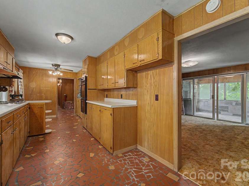 222 Mitchell Mountain Road, Bryson City, NC 28713.  MLS# CAR4418882, YatesRealty ID 47191. 