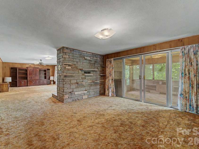 222 Mitchell Mountain Road, Bryson City, NC 28713.  MLS# CAR4418882, YatesRealty ID 47191. 