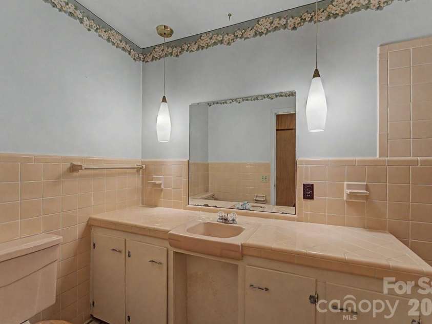222 Mitchell Mountain Road, Bryson City, NC 28713.  MLS# CAR4418882, YatesRealty ID 47191. 