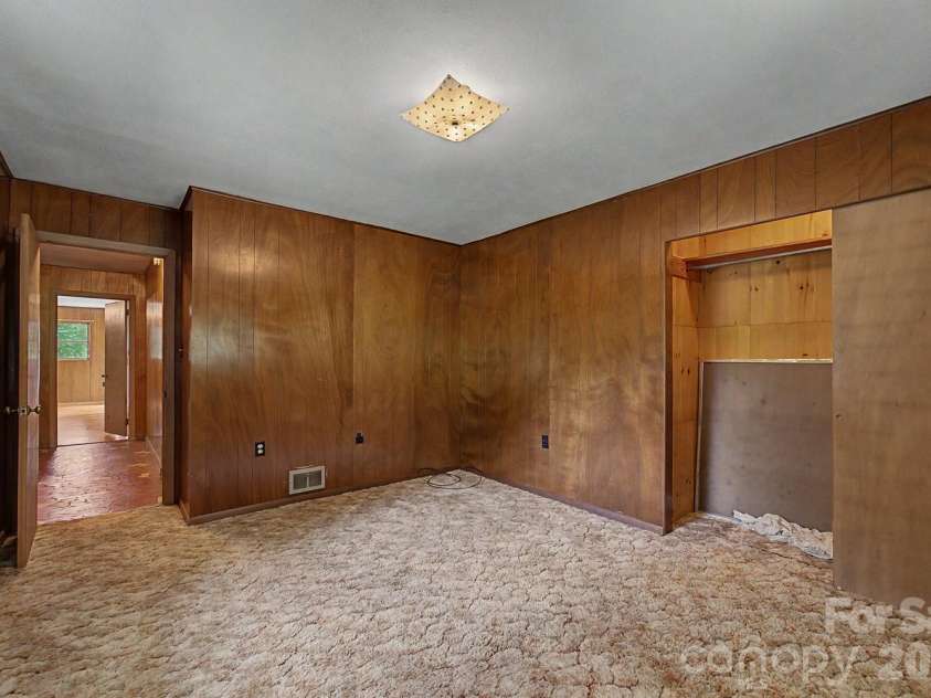 222 Mitchell Mountain Road, Bryson City, NC 28713.  MLS# CAR4418882, YatesRealty ID 47191. 