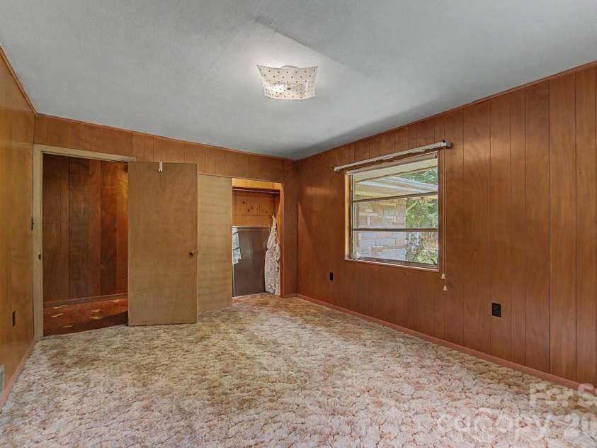 222 Mitchell Mountain Road, Bryson City, NC 28713.  MLS# CAR4418882, YatesRealty ID 47191. 