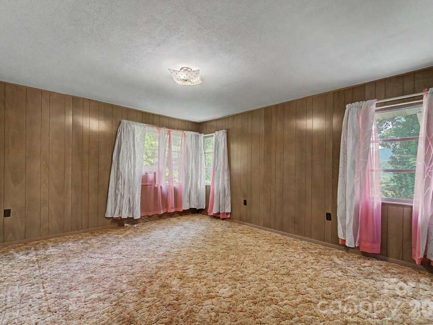 222 Mitchell Mountain Road, Bryson City, NC 28713.  MLS# CAR4418882, YatesRealty ID 47191. 