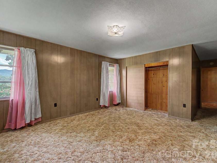 222 Mitchell Mountain Road, Bryson City, NC 28713.  MLS# CAR4418882, YatesRealty ID 47191. 