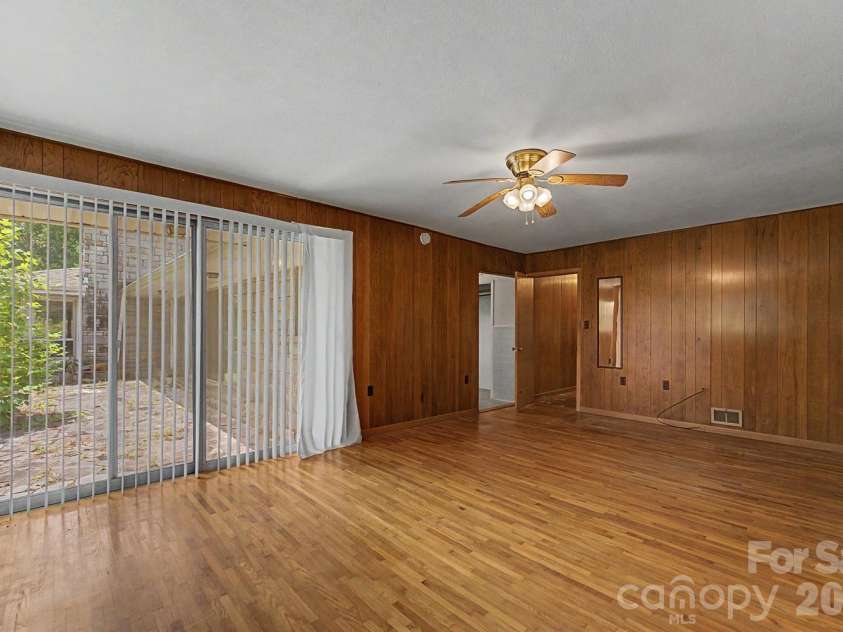 222 Mitchell Mountain Road, Bryson City, NC 28713.  MLS# CAR4418882, YatesRealty ID 47191. 