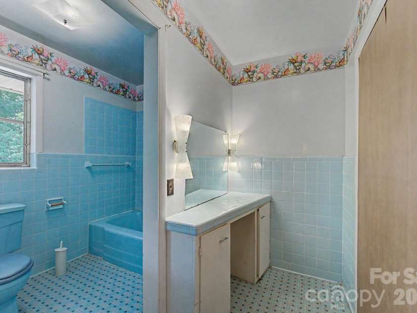 222 Mitchell Mountain Road, Bryson City, NC 28713.  MLS# CAR4418882, YatesRealty ID 47191. 