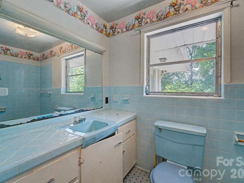 222 Mitchell Mountain Road, Bryson City, NC 28713.  MLS# CAR4418882, YatesRealty ID 47191. 