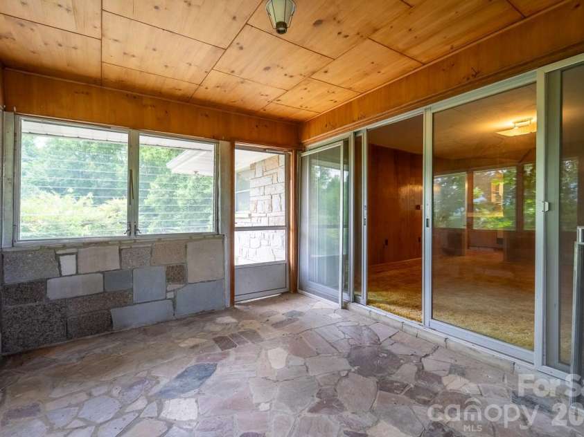 222 Mitchell Mountain Road, Bryson City, NC 28713.  MLS# CAR4418882, YatesRealty ID 47191. 