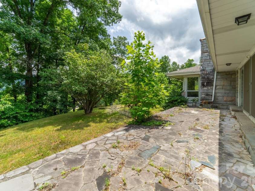 222 Mitchell Mountain Road, Bryson City, NC 28713.  MLS# CAR4418882, YatesRealty ID 47191. 