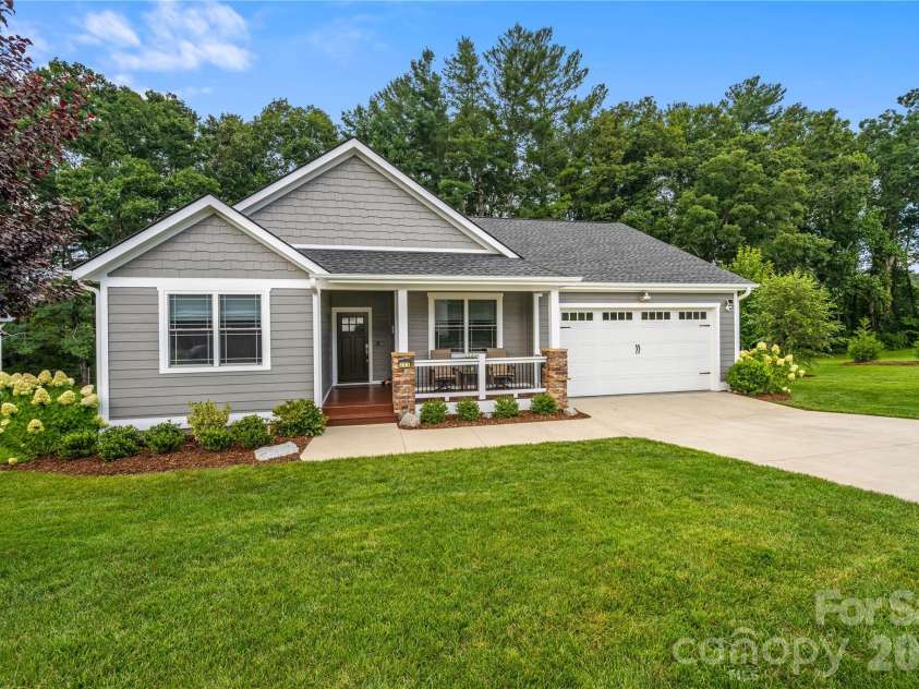 202 Windy Acres Knoll Drive, Hendersonville, NC 28792.  MLS# CAR4417155, YatesRealty ID 47196. 