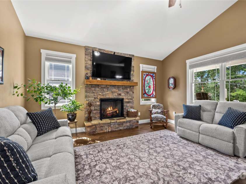202 Windy Acres Knoll Drive, Hendersonville, NC 28792.  MLS# CAR4417155, YatesRealty ID 47196. 