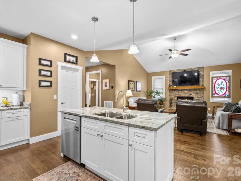 202 Windy Acres Knoll Drive, Hendersonville, NC 28792.  MLS# CAR4417155, YatesRealty ID 47196. 