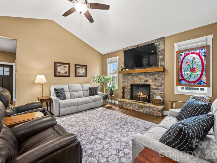 202 Windy Acres Knoll Drive, Hendersonville, NC 28792.  MLS# CAR4417155, YatesRealty ID 47196. 