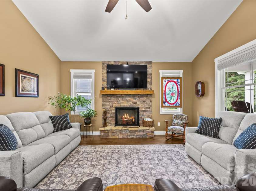 202 Windy Acres Knoll Drive, Hendersonville, NC 28792.  MLS# CAR4417155, YatesRealty ID 47196. 