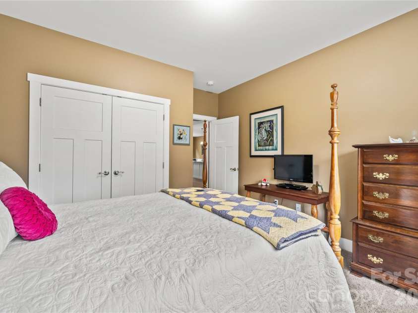 202 Windy Acres Knoll Drive, Hendersonville, NC 28792.  MLS# CAR4417155, YatesRealty ID 47196. 