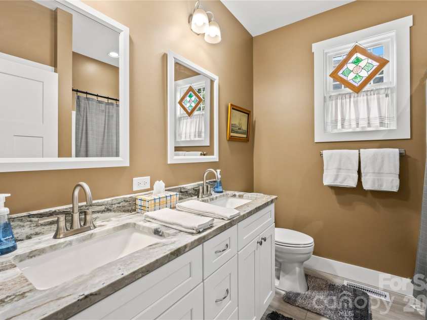 202 Windy Acres Knoll Drive, Hendersonville, NC 28792.  MLS# CAR4417155, YatesRealty ID 47196. 