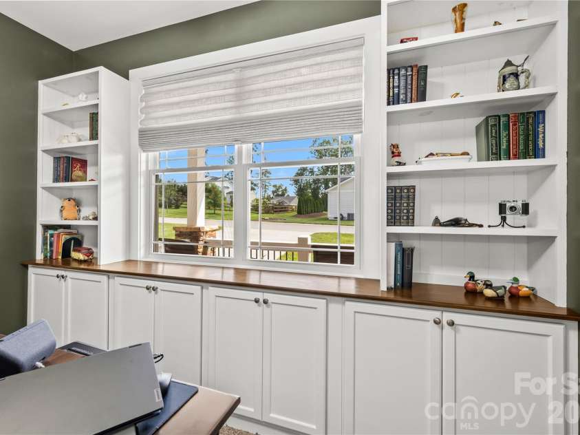 202 Windy Acres Knoll Drive, Hendersonville, NC 28792.  MLS# CAR4417155, YatesRealty ID 47196. 