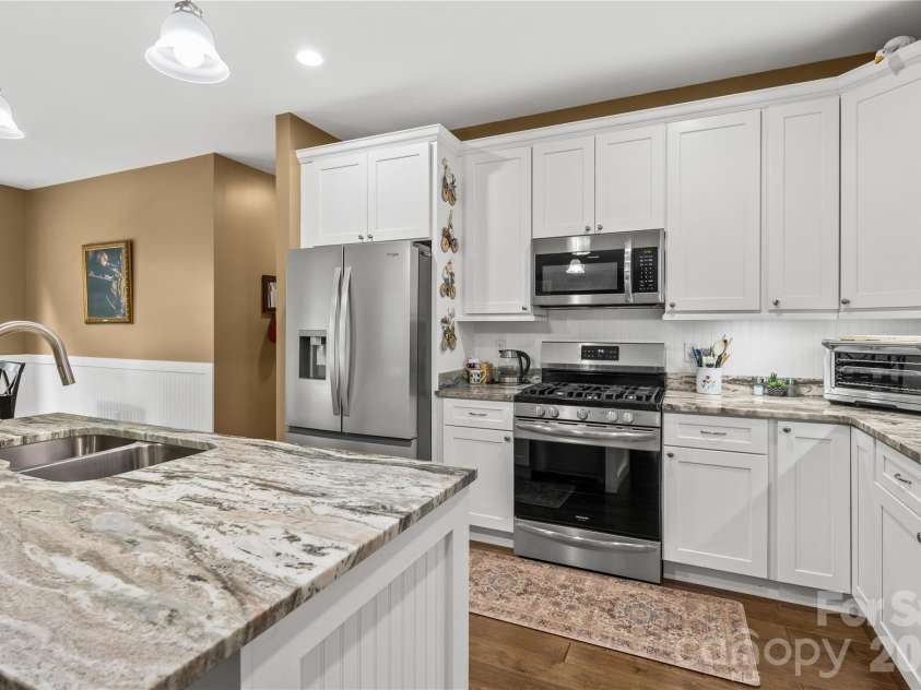 202 Windy Acres Knoll Drive, Hendersonville, NC 28792.  MLS# CAR4417155, YatesRealty ID 47196. 