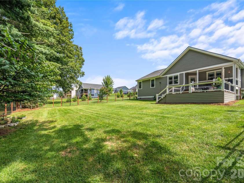202 Windy Acres Knoll Drive, Hendersonville, NC 28792.  MLS# CAR4417155, YatesRealty ID 47196. 