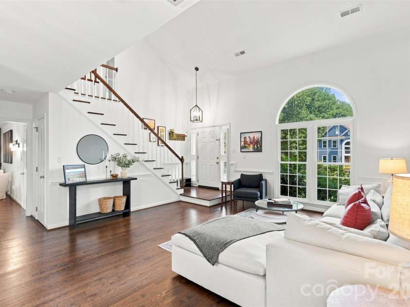 6813 Wolf Run Drive, Charlotte, NC 28277.  MLS# CAR4414287, YatesRealty ID 47197. 