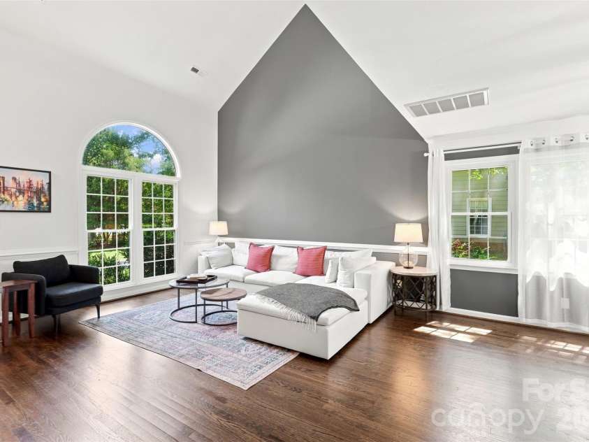 6813 Wolf Run Drive, Charlotte, NC 28277.  MLS# CAR4414287, YatesRealty ID 47197. 