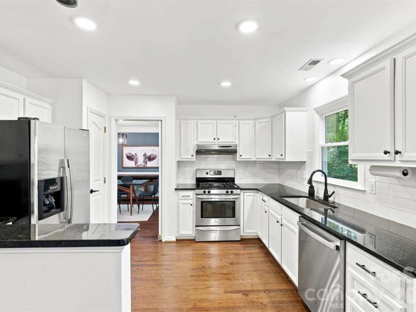 6813 Wolf Run Drive, Charlotte, NC 28277.  MLS# CAR4414287, YatesRealty ID 47197. 