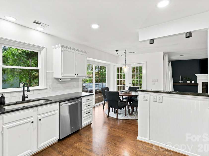 6813 Wolf Run Drive, Charlotte, NC 28277.  MLS# CAR4414287, YatesRealty ID 47197. 