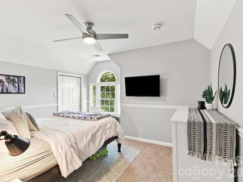 6813 Wolf Run Drive, Charlotte, NC 28277.  MLS# CAR4414287, YatesRealty ID 47197. 