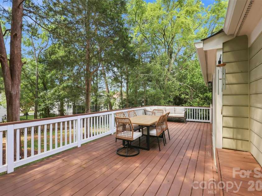 6813 Wolf Run Drive, Charlotte, NC 28277.  MLS# CAR4414287, YatesRealty ID 47197. 