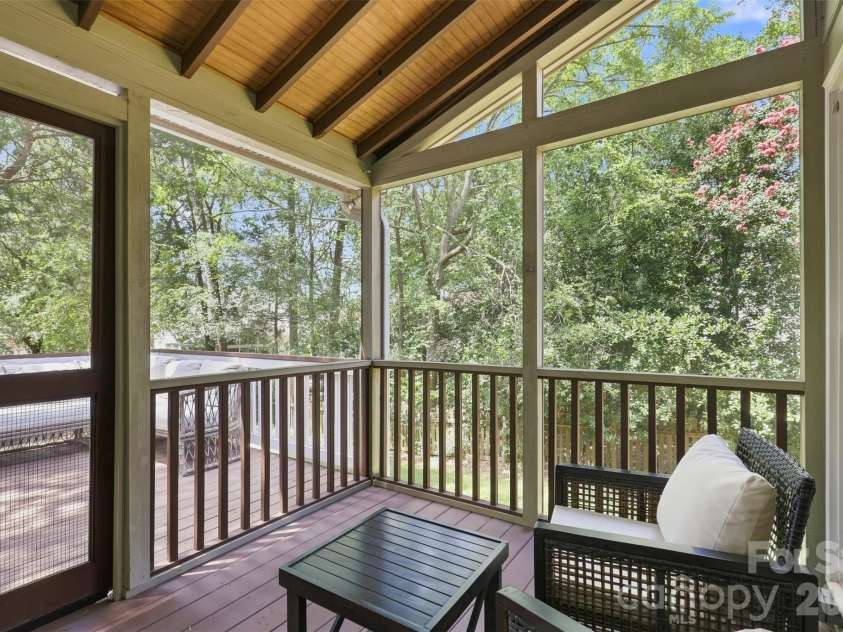 6813 Wolf Run Drive, Charlotte, NC 28277.  MLS# CAR4414287, YatesRealty ID 47197. 