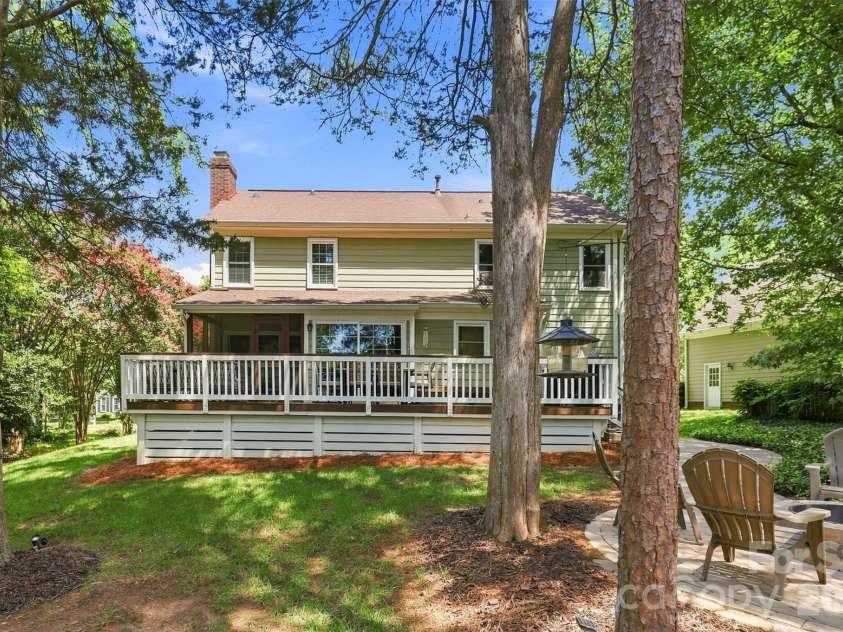 6813 Wolf Run Drive, Charlotte, NC 28277.  MLS# CAR4414287, YatesRealty ID 47197. 