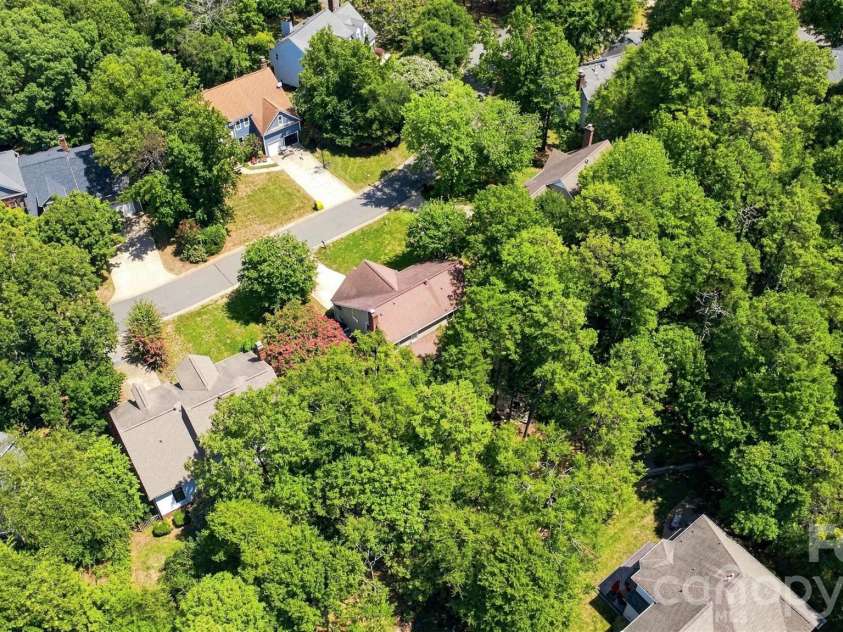 6813 Wolf Run Drive, Charlotte, NC 28277.  MLS# CAR4414287, YatesRealty ID 47197. 